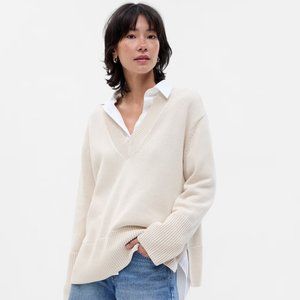 Gap 24/7 Split-Hem V-Neck Sweater